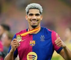 世界赛信息-马卡：阿劳霍飞回巴塞罗那花了将近24小时，但下飞机立刻投入训练