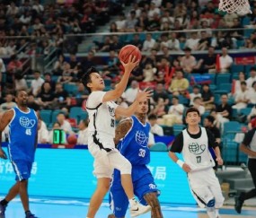 惨遭库兹马大帽，邓超：视频分析了一晚上没睡，这是干扰球吧