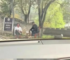 官网赛事-“祖先给的特权”，河南网友称祖坟在景区祭祖免票，景区回应：没过检票口，一般是附近住户的祖坟