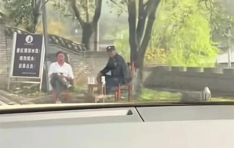 官网赛事-“祖先给的特权”，河南网友称祖坟在景区祭祖免票，景区回应：没过检票口，一般是附近住户的祖坟